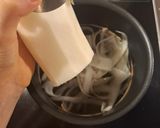 まな板不要！ヒラヒラ大根とわかめの味噌汁作り方2写真
