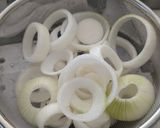 甘くてサクサク！揚げ焼きでオニオンリング作り方1写真