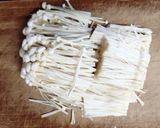 朝食にも簡単♬ ニラと えのきの お味噌汁作り方1写真