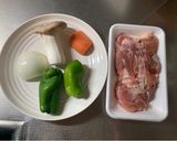 野菜も入れてピリ辛照り焼きチキン✨作り方1写真