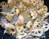 レンコンと鶏ももの酢砂糖めんつゆ炒め煮作り方3写真