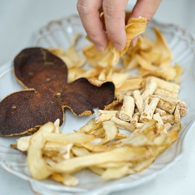 玉竹・沙参・百合根の薬膳スープ｜陳皮と豚肉：工程2
