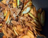 夕食おつまみ★豚こまマコモダケしめじのピリ辛炒め作り方6写真
