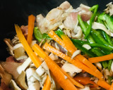 豚こまぎれ肉＆緑黄野菜のトマト缶炒め作り方2写真
