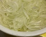 たまねぎとドライパクチーの酢漬け作り方1写真