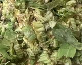 蕗のとうの油で炒めるコクあり蕗味噌！作り方1写真