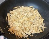 ワンパン!焼きえのきと豚肉の梅黒酢炒め作り方2写真
