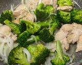 鶏肉とブロッコリーのチーズクリーム煮作り方4写真