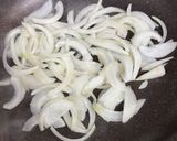 絹さやと玉ねぎと油揚げの卵とじ♪作り方2写真
