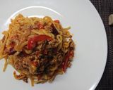 中華麺で生パスタ！豚ひき肉と赤パプリカ作り方7写真