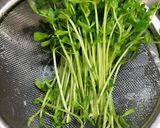 豆苗のにんにく炒め作り方1写真
