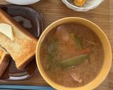 トマトとピーマンと舞茸とベーコンの味噌汁作り方4写真