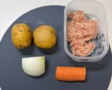 【蒸し野菜】鶏胸肉そぼろの甘辛あんかけの肉じゃが作り方1写真