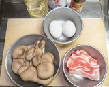 平茸と豚肉と卵の炒めもの作り方1写真