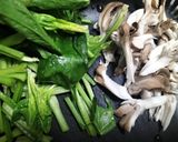 【爆速レンチン♪】舞茸×ほうれん草の中華和え🧧🍄🟫作り方1写真
