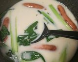 寒い日に♪ソーセージ&小松菜チーズスープ作り方1写真