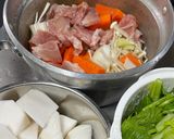 簡単！蕪とチキンのシチュー🍽️葉も彩に🥬作り方2写真