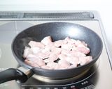 丼にも【豚トロと玉ねぎの甘醤油炒め】作り方2写真