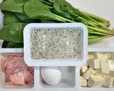 ベーコンと豆腐とホウレン草と卵のうま煮作り方1写真