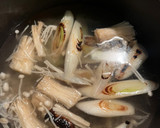 ごま油香る焦がしネギとエノキのみそ汁作り方5写真