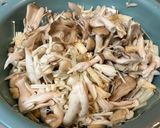 ご飯が進む！豚ときのこの黒酢辛子ソース作り方4写真