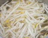 豚肉入りもやしとワカメのスープ作り方2写真