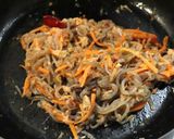 ツナ缶と糸こんにゃくと人参の醤油麹炒め作り方3写真