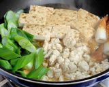 鶏ひき肉と焼き豆腐のすき煮風作り方3写真