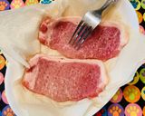 とんかつ用豚肉で⚫︎目玉焼きチャーシュー丼作り方1写真