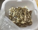 セロリの葉と舞茸とレモンの冷製パスタ作り方1写真