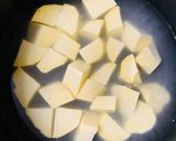ああ秋の味！さつまいもとりんごのミルク煮♡作り方1写真