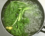 菜の花とザーサイを薄焼き卵で巻いて作り方3写真
