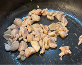 タケノコと山ふきと鶏もも肉の煮物作り方4写真