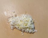 旨みたっぷり🐾鶏もも肉のねぎ塩スープ作り方2写真