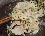 豚肉蓮根豆苗の山葵マヨネーズサラダ作り方2写真