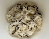 簡単☆塩こんぶとごま油入りおにぎり作り方1写真
