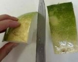 朝の1品にも！冬瓜とオクラの味噌汁作り方3写真