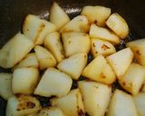 豚こまとにんにくのジャガイモ煮っころがし作り方3写真