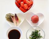 火を使わない 香味野菜とトマトの梅肉麺つゆ和え♪作り方1写真