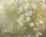 濃厚魚介つけ麺に白菜、玉ねぎ、すだち。作り方3写真