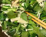 小松菜とえのきの鶏皮炒め😻作り方3写真
