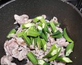夏バテ防止！ワンパン豚オクラにんにく炒め作り方6写真