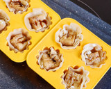 カヌレ型で！カニカマと厚揚げのチーズ焼き作り方3写真