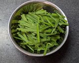 親子おかず♡鶏もも肉とニラのふわふわ卵炒め作り方2写真