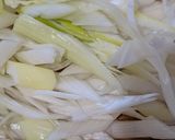 白だしと梅のお吸い物作り方1写真