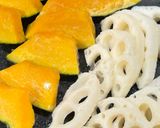 カボチャとレンコンと鶏肉の甘酢炒め作り方2写真