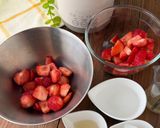 簡単！いちごスープ〜水切りヨーグルト添え作り方2写真