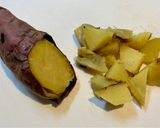 鶏と焼き芋の甘辛炒め作り方1写真