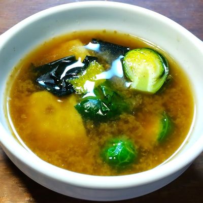 八つ頭と芽キャベツのお味噌汁 鮒寿司の飯 by guzavie 【クックパッド