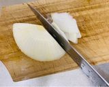 サツマイモのお味噌汁　炒め玉ねぎ出汁作り方2写真